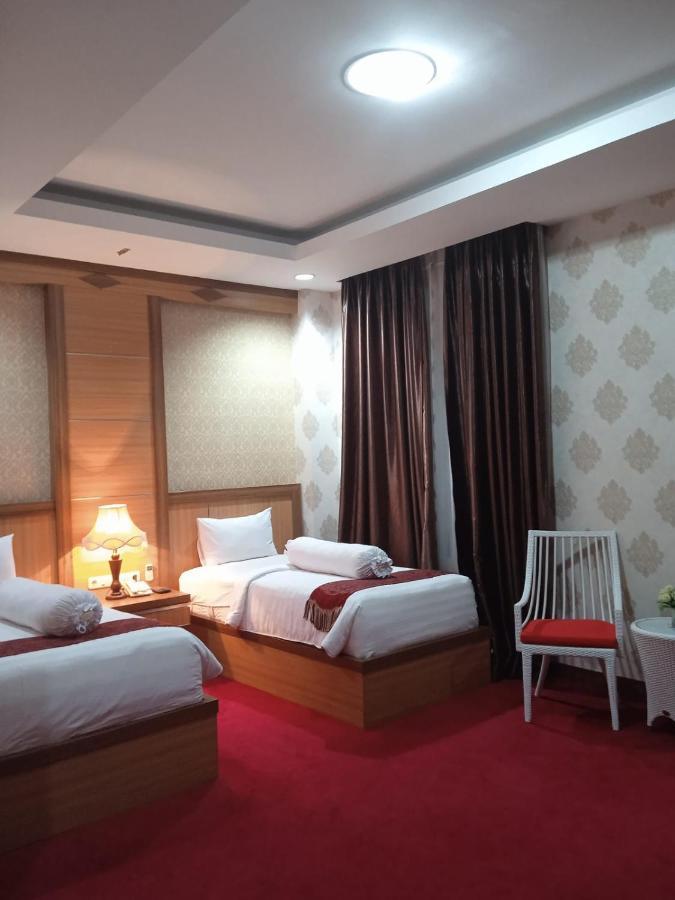 פדאנג Grand Buana Lestari Hotel מראה חיצוני תמונה