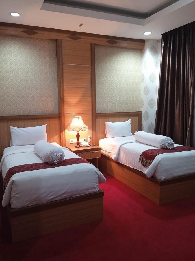 פדאנג Grand Buana Lestari Hotel מראה חיצוני תמונה