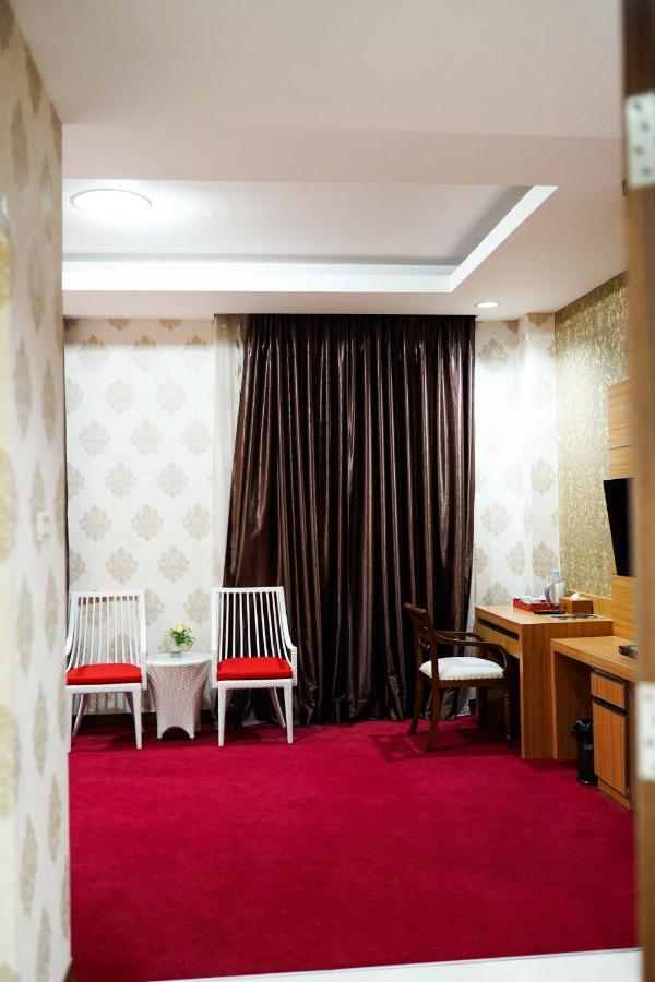 פדאנג Grand Buana Lestari Hotel מראה חיצוני תמונה