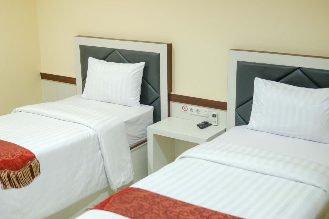 פדאנג Grand Buana Lestari Hotel מראה חיצוני תמונה