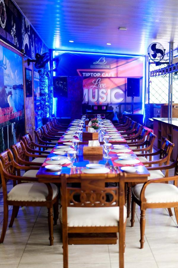 פדאנג Grand Buana Lestari Hotel מראה חיצוני תמונה